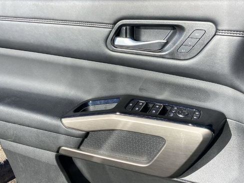 Used 2023 Nissan Pathfinder Platinum image 20