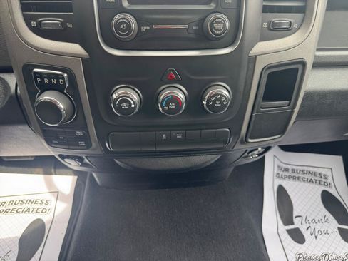 Used 2017 RAM 1500 Express AWD/4WD image 12
