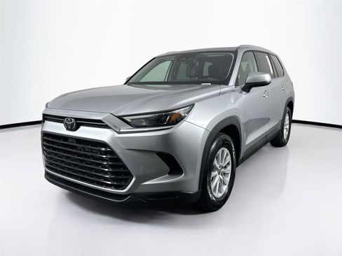 Certified 2025 Toyota Grand Highlander AWD image 2