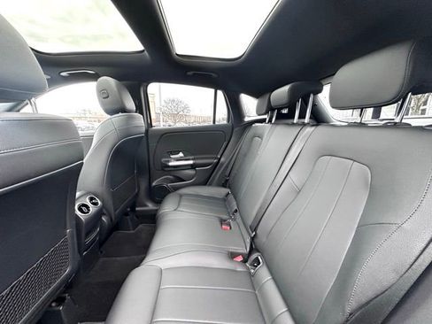 Used 2021 Mercedes-Benz GLA 250 4MATIC image 24