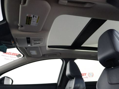 Used 2024 Nissan Ariya AWD image 37