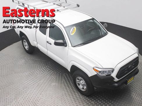 Used 2023 Toyota Tacoma SR RWD image 3