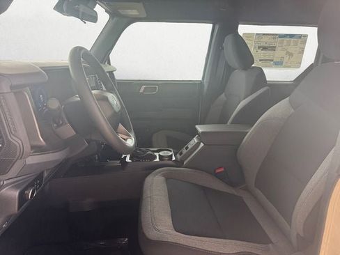 New 2025 Ford Bronco 4-Door image 9