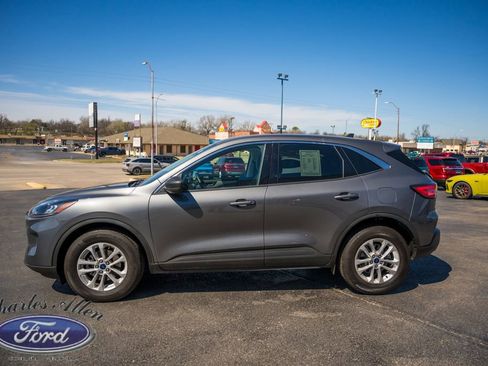 Used 2022 Ford Escape SE w/ Convenience Package AWD/4WD image 4