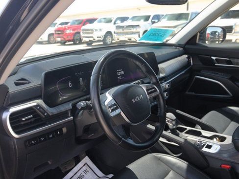 Used 2023 Kia Telluride AWD image 15