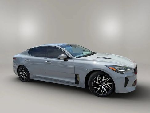 Used 2022 Kia Stinger GT-Line w/ Sun & Sound Package RWD image 9