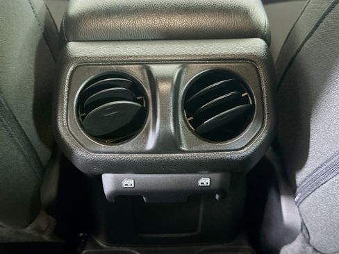 Used 2023 Jeep Wrangler Unlimited Sport AWD/4WD image 27