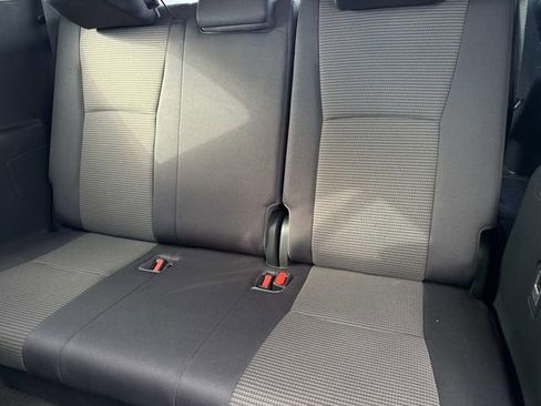 Used 2023 Toyota Highlander LE image 10