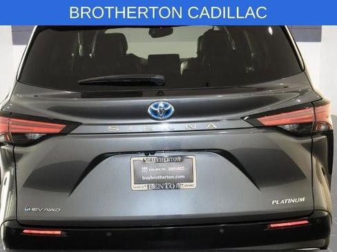 Used 2025 Toyota Sienna Platinum image 15
