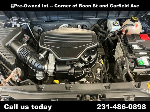 Used 2019 GMC Acadia SLT AWD/4WD image 10
