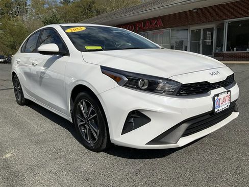Used 2023 Kia Forte LXS FWD image 3
