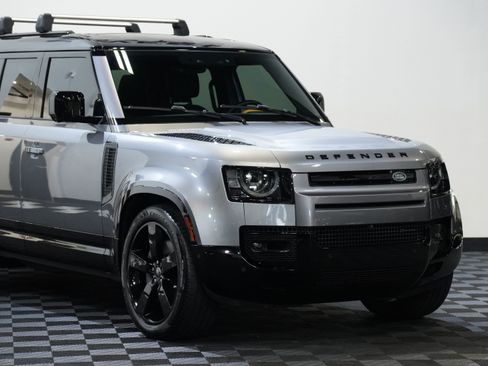 Used 2023 Land Rover Defender 130 X-Dynamic SE AWD/4WD image 9