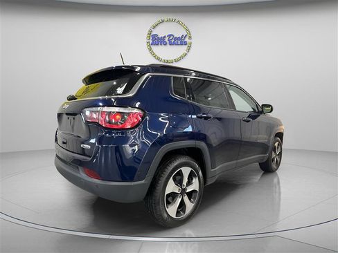 Used 2018 Jeep Compass Latitude w/ Popular Equipment Group AWD/4WD image 5