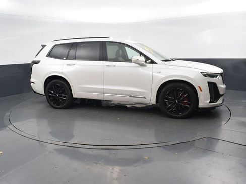 Used 2022 Cadillac XT6 Sport w/ Platinum Package image 7