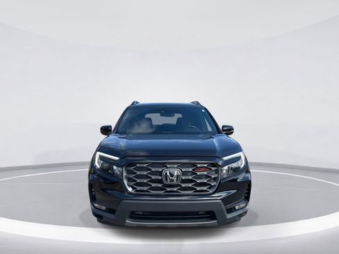 Used 2023 Honda Passport TrailSport image 2
