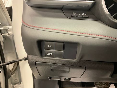 Used 2021 Toyota Highlander XSE image 20