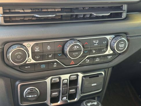 Used 2024 Jeep Wrangler High Altitude image 30