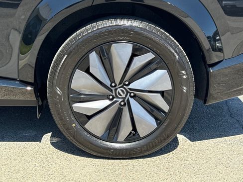 Used 2023 Nissan Ariya AWD image 17