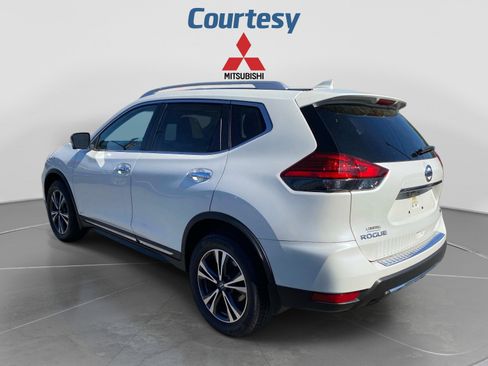 Used 2017 Nissan Rogue SL w/ SL Premium Package AWD/4WD image 3