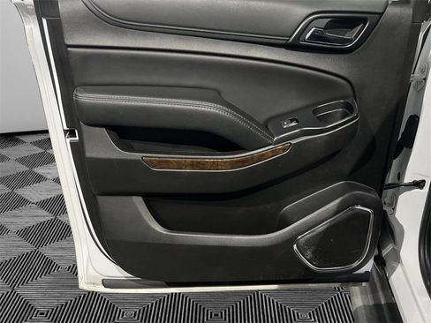Used 2019 Chevrolet Suburban LT image 20
