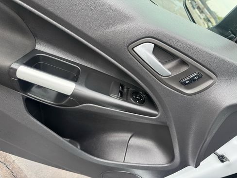 Used 2016 Ford Transit Connect XLT image 12