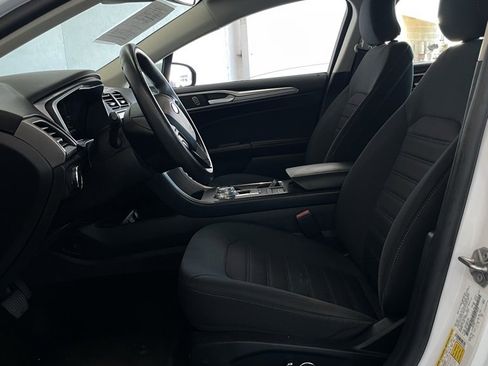 Used 2019 Ford Fusion SE image 12