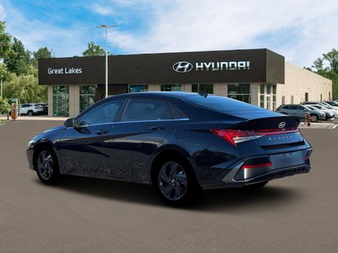 New 2026 Hyundai Elantra SEL Sport FWD image 4