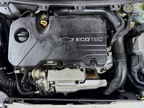 Used 2017 Chevrolet Cruze LT image 38