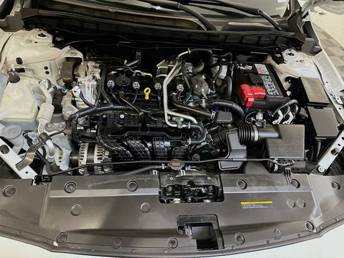 Used 2025 Nissan Altima 2.5 SV image 33