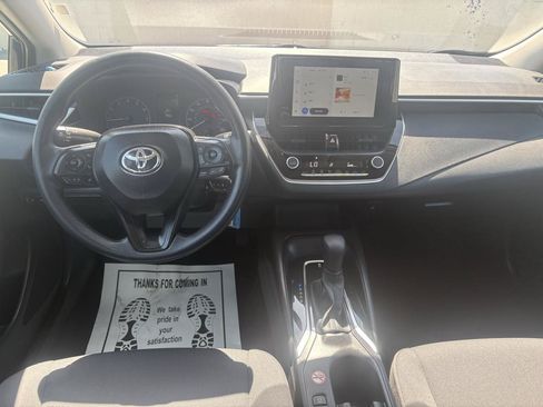 Used 2025 Toyota Corolla LE FWD image 16