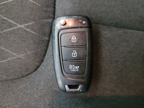 Used 2021 Hyundai Palisade SE image 32