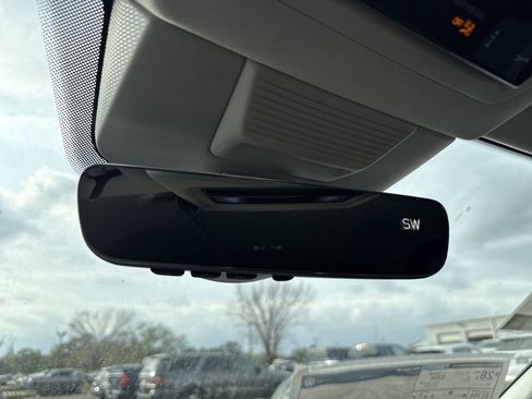 New 2026 Volkswagen Tiguan SE image 21