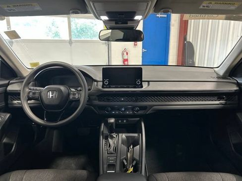 Certified 2025 Honda Accord LX image 17