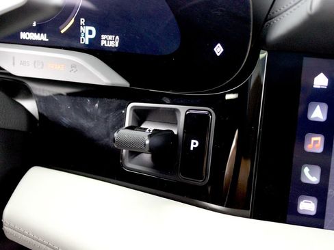 Used 2023 Porsche Taycan w/ Premium Package image 22