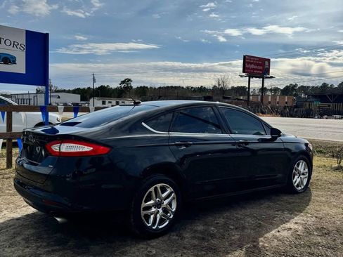 Used 2015 Ford Fusion SE FWD image 10