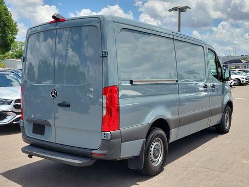 Used 2024 Mercedes-Benz Sprinter 2500 image 3