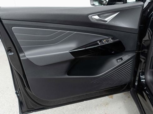 Used 2023 Volkswagen ID.4 Pro S Plus image 15