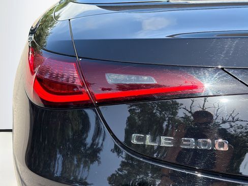Used 2025 Mercedes-Benz CLE 300 4MATIC Cabriolet image 10