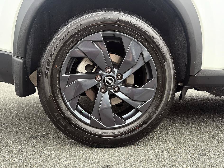 Certified 2026 Nissan Rogue SV FWD image 11