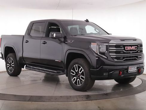 Used 2024 GMC Sierra 1500 AT4 w/ Technology Package AWD/4WD image 2
