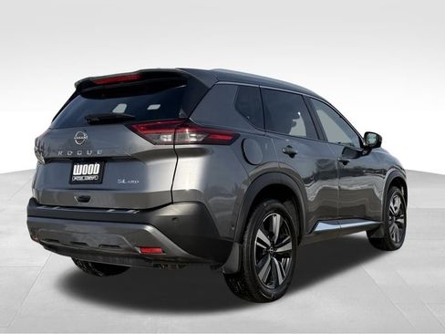 Used 2023 Nissan Rogue SL w/ SL Premium Package image 3
