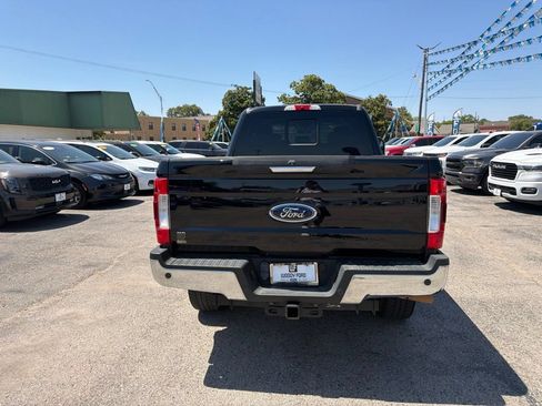 Used 2018 Ford F250 Lariat w/ Lariat Value Package AWD/4WD image 4