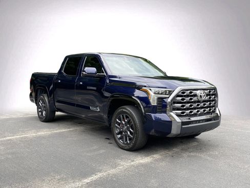 Used 2025 Toyota Tundra Platinum AWD/4WD image 2