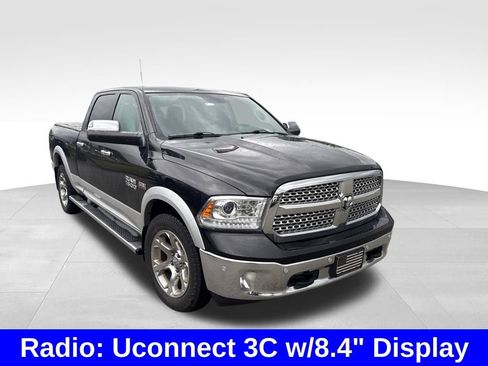 Used 2017 RAM 1500 Laramie w/ Convenience Group AWD/4WD image 9