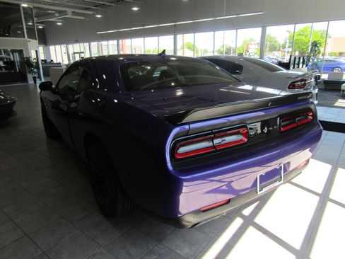 Used 2023 Dodge Challenger R/T Scat Pack RWD image 7