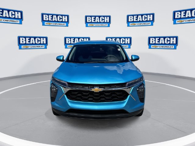 Used 2026 Chevrolet Trax LS w/ LS Convenience Package FWD image 3