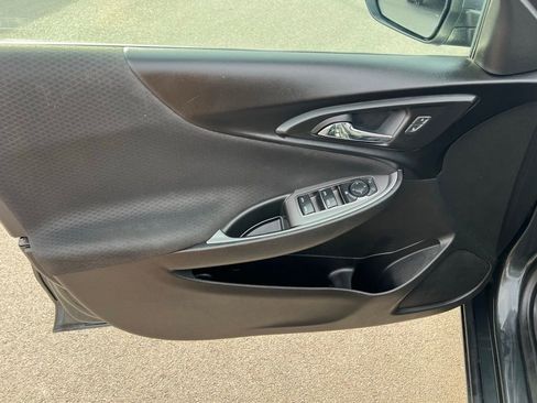 Used 2018 Chevrolet Malibu LS image 13