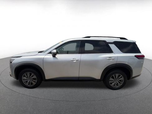 Used 2025 Nissan Pathfinder SV FWD image 9