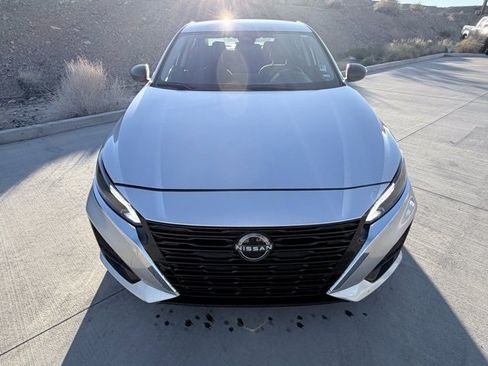 Used 2024 Nissan Altima 2.5 SV image 2