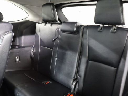 Used 2021 Toyota Highlander Platinum image 32